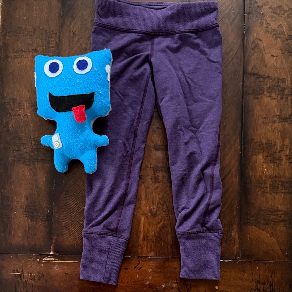 Lululemon Ivviva Girls sweatpant/legging